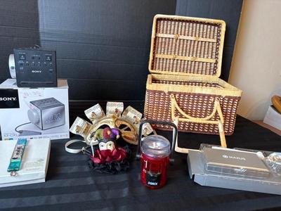 Lot 595 Variety of home decor