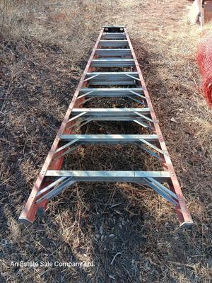Werner fiberglass 300 lbs. Professional Industrial use 10-foot ladder