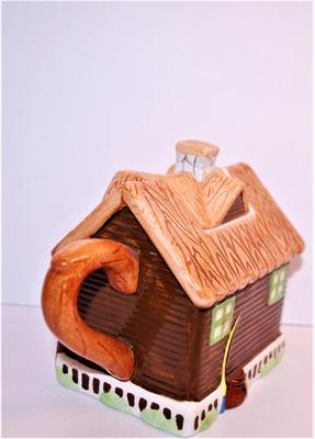 Teapot "Wilderness Lake Lodge" Every Side is Different Size