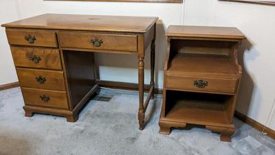Ethan Allen Baumritter Side Table and Mated Desk