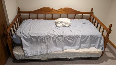 Oak Daybed and Trundle