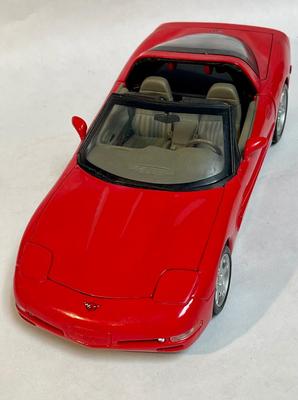 1999 Red Chevrolet Corvette Model Car 1/18 Scale
