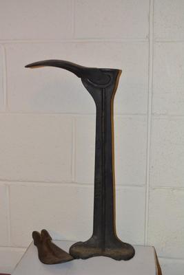 Antique Cast Iron Cobbler Shoe Stand & Molds JERSEY