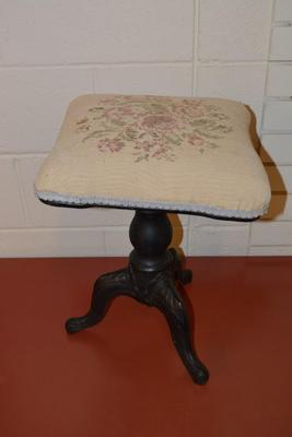 Vintage/Antique Cast Iron Claw Footed Adjustable Piano Stool Grollman MFG Chicago, IL 19.5"