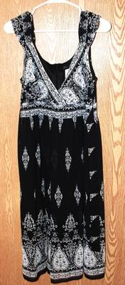 "Blu Sage" Gray & Black Dress Size: 14