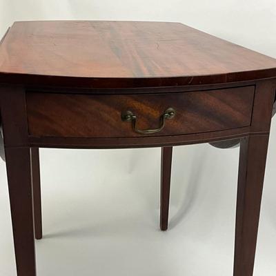 1906 Hepplewhite Flame Mahogany Drop Leaf Table