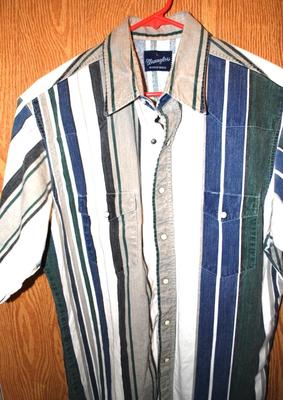 "Wrangler-Western Shirts" Brand - Blue Stripe Shirt with Pearl Style Snaps Size: LARGE