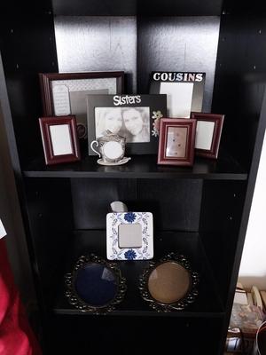 NICE ASSORTMENT OF PICTURE FRAMES