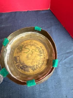 Lot 811 kitchen items