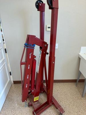 Lot 816 Arcan, 4000 pound capacity, heavy duty, mobile crane