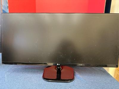 Lot 854 LG monitor