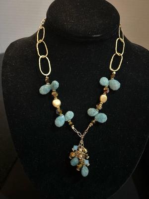Lot 1002 jewelry / nevklaces