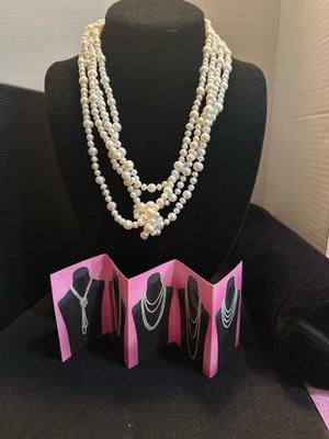 Lot 1007 freshwater pearl necklace