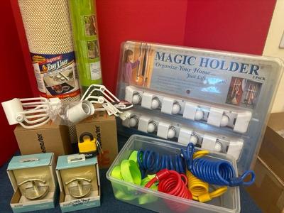 Lot 868 variety of household items