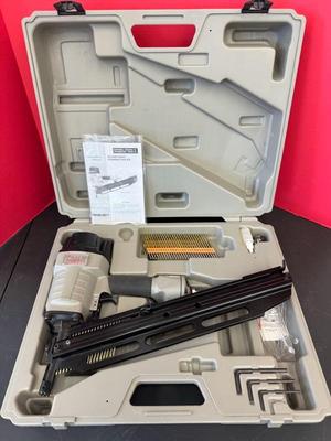 LOT 913 Porter cable round head framing nailer