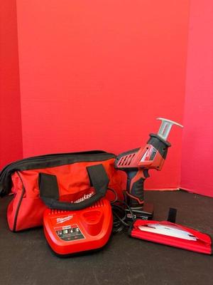 Lot 915 Milwaukee cordless hackzall