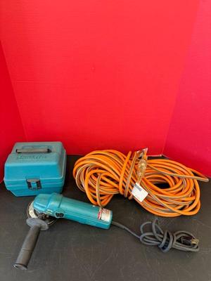 Lot 923 makita palm sander with disc grinder and extension cord