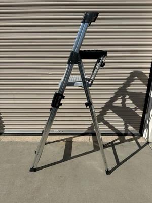 Lot 879 Cosco 6 foot step ladder