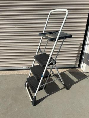 Lot 880 Cosco three step step ladder