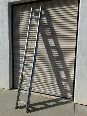 Lot 881, Louisville, 24 foot extension ladder