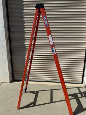 Lot 885, Werner, 8 foot fiberglass ladder