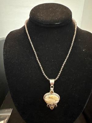 Lot 1023 925 pendant necklace