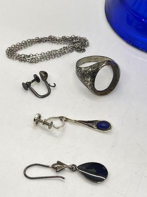 LOT 211J: Sterling Silver Jewelry (Includes Broken or Mis-matched Pieces for Craft or Repair)