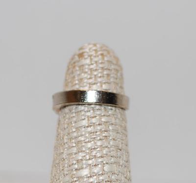 Trapezoid Top Silver-Tone Ring with Geometric Design (3.2g) Size 4 1/4
