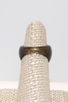 Ring Deep Purple Loose Stone Cluster on Silver Tone Split-Band Setting (5.8g) Size: 6