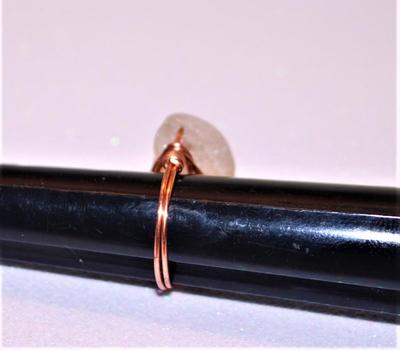 Ring Irregular Opaque Stone on a Wired Copper Style Band (4.9g) Size: 7