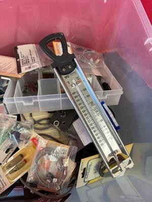 Lot 1140 miscellaneous hardware