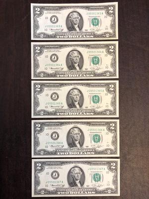 5 CONSECUTIVELY NUMBERED SERIES 1976 $2 BILLS (KANSAS CITY)