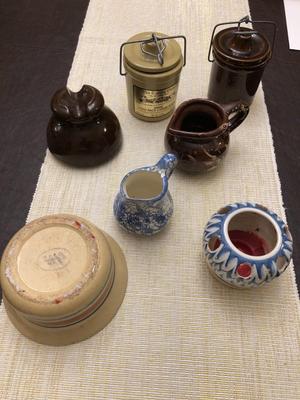 VARIOUS SMALL CROCKS, BOWLS, AND POTTERY PITCHERS