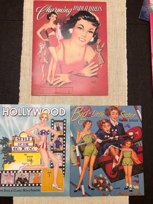 PAPER DOLLS LOT (2)
