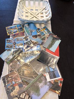 TOBACCO BASKET / POST CARD LOT