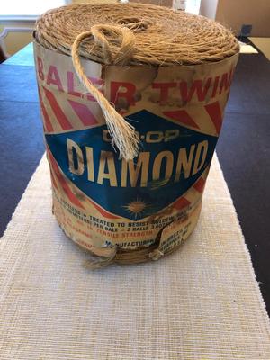 VINTAGE DIAMOND BRAND BALE TWINE