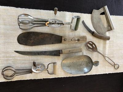 ANTIQUE AND VINTAGE KITCHEN UTENSILS