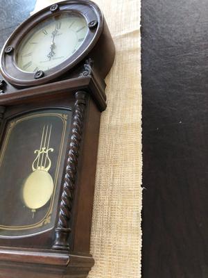 SEIKO PENDULUM WALL CLOCK W/ CHIMES