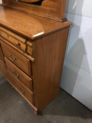 NICE OAK DRESSER W/ MIRROR