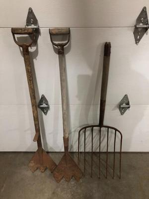 2 HAY KNIVES AND HAY FORK