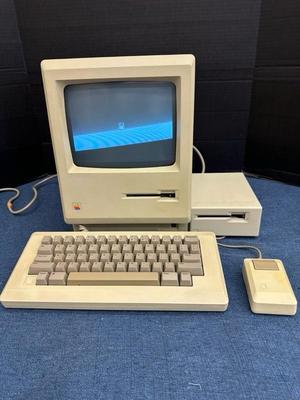 Lot 1262 Apple Macintosh 512 K vintage computer