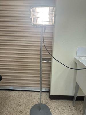 Lot 1280 vintage utility lamp