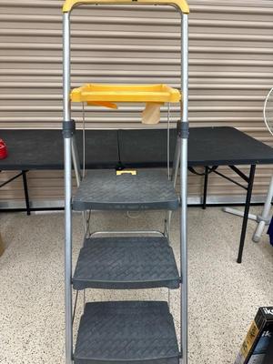Lot 1298 cosco 3 step stool