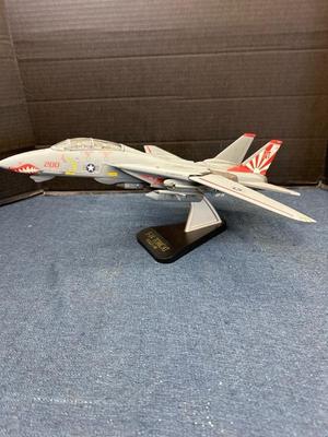 Lot 1317 F- 14 tomcat scale model 1:48