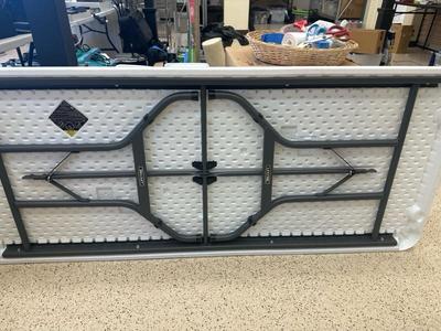 Lot 1358 lifetime 6 foot table