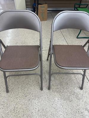 Lot number 1423 two samsonite folding chairs