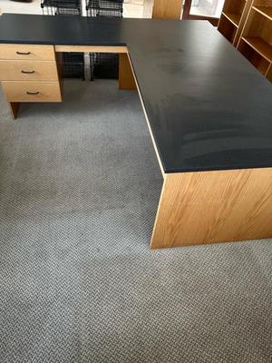 Lot 937, L-shaped office desk