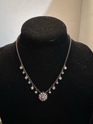 Lot 948 2 necklaces and quartz watch