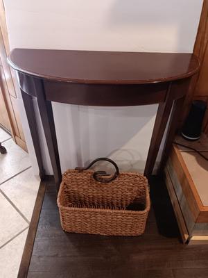 Half-moon accent table and basket with wooden handle