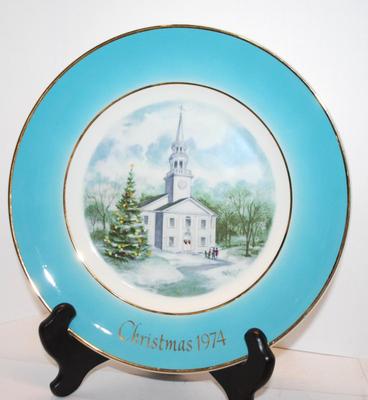 "Country Church" Avon Christmas Plate 1974 Made in England
